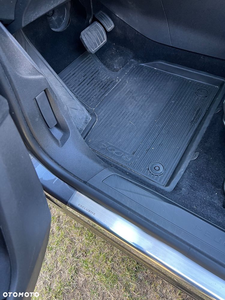 Peugeot 3008 1.2 PureTech Allure Pack S&S EAT8 - 12