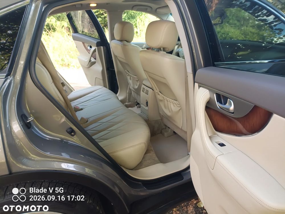 Infiniti Q70 3.0d S - 5