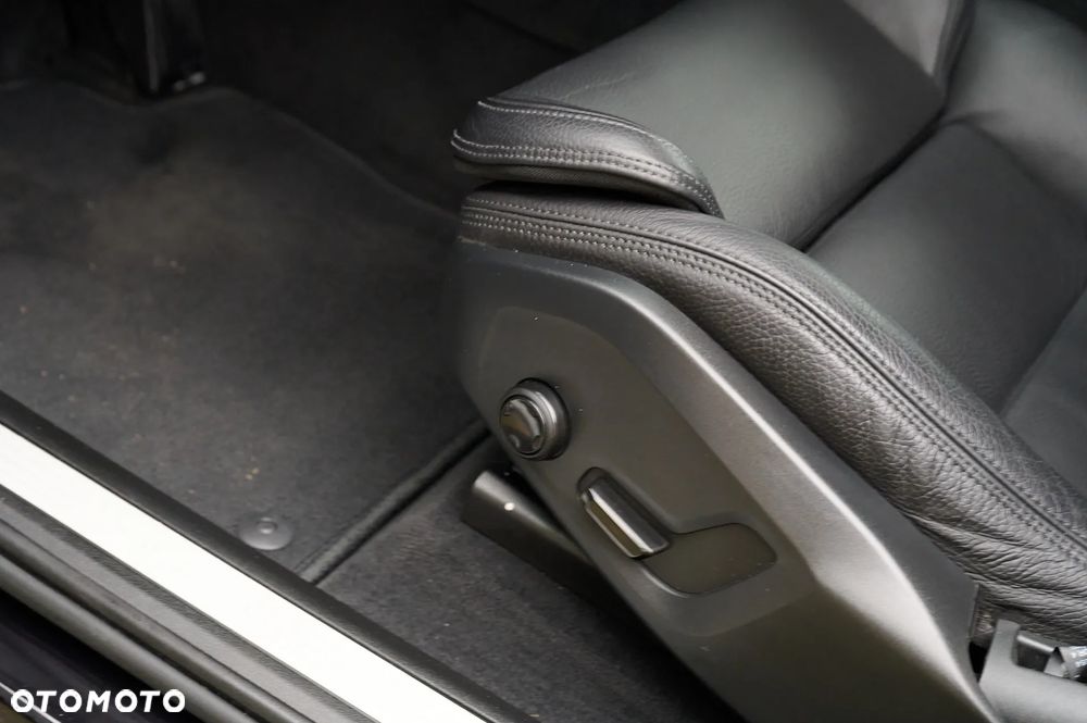 Volvo XC 60 D3 Momentum Pro - 34