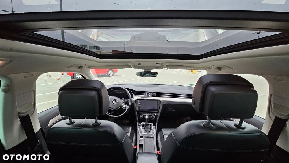 Volkswagen Passat - 4