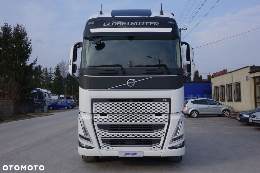 Volvo FH 500 GLOBETROTTER XL / I-SAVE / STANDARD / AUTOMAT / EURO 6 / KLIMATYZACJA POSTOJOWA / LODÓWKA / LED / NAVI / 2 ZBIORNIKI - 3