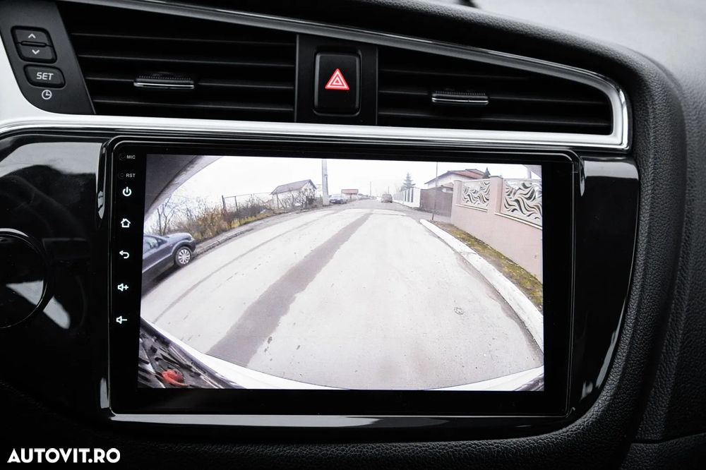 Kia Ceed 1.4 CRDi 90 SW Vision - 9