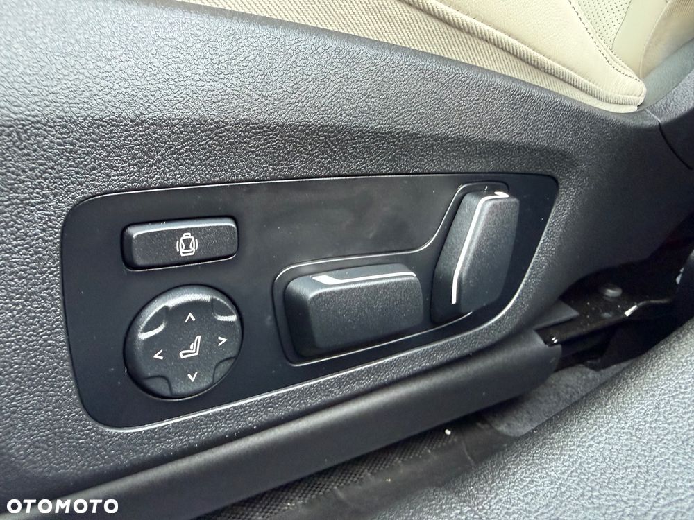BMW M3 Competition xDrive sport - 30