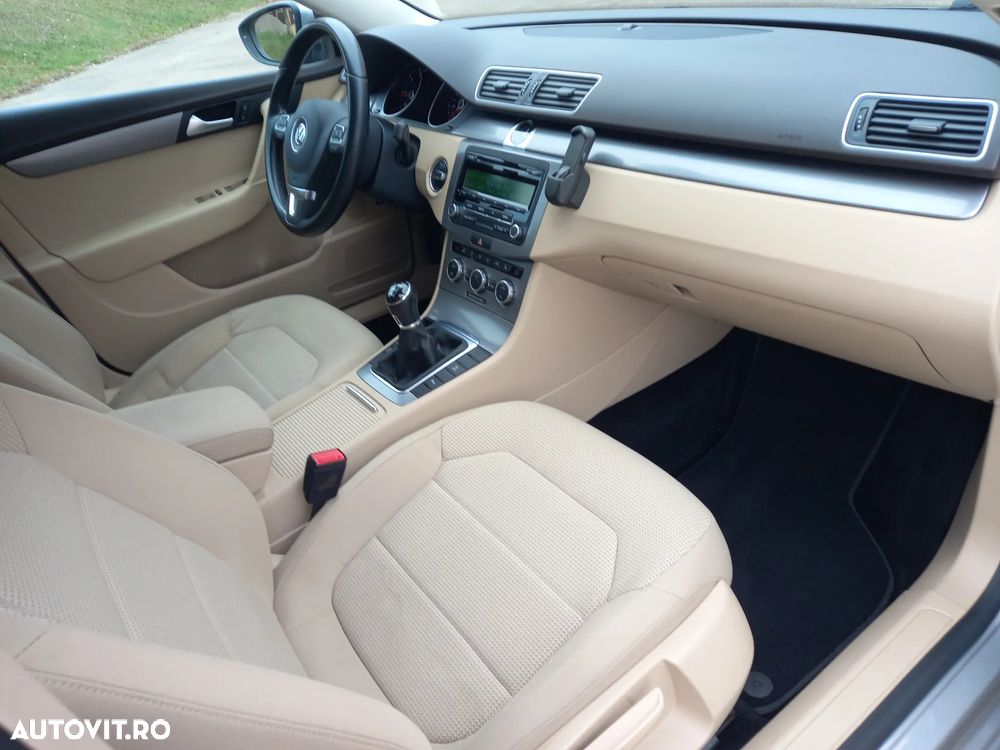 Volkswagen Passat 1.6 TDI DPF BlueMotion Technology Highline - 7