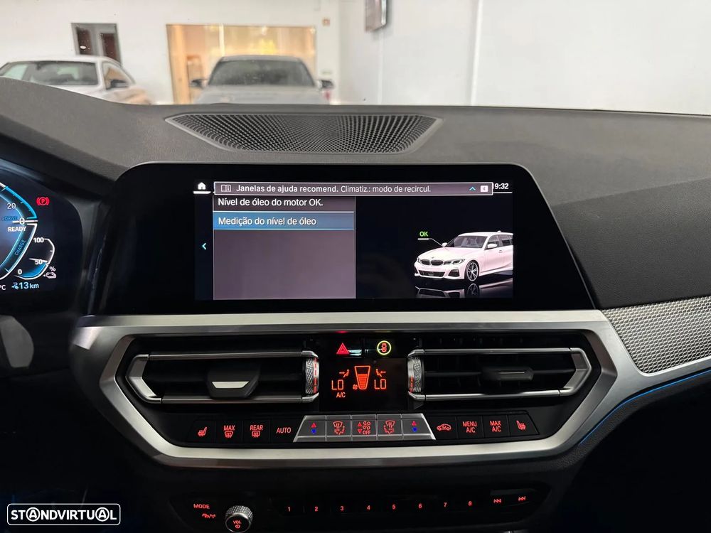 BMW 330 e Touring Pack M Auto - 32