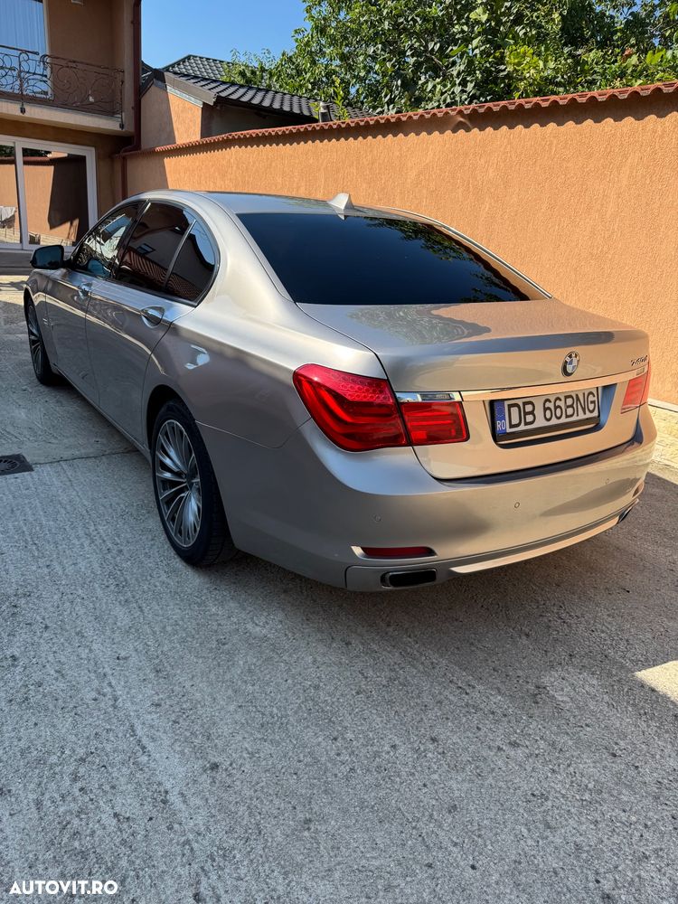 BMW Seria 7 740d xDrive - 10