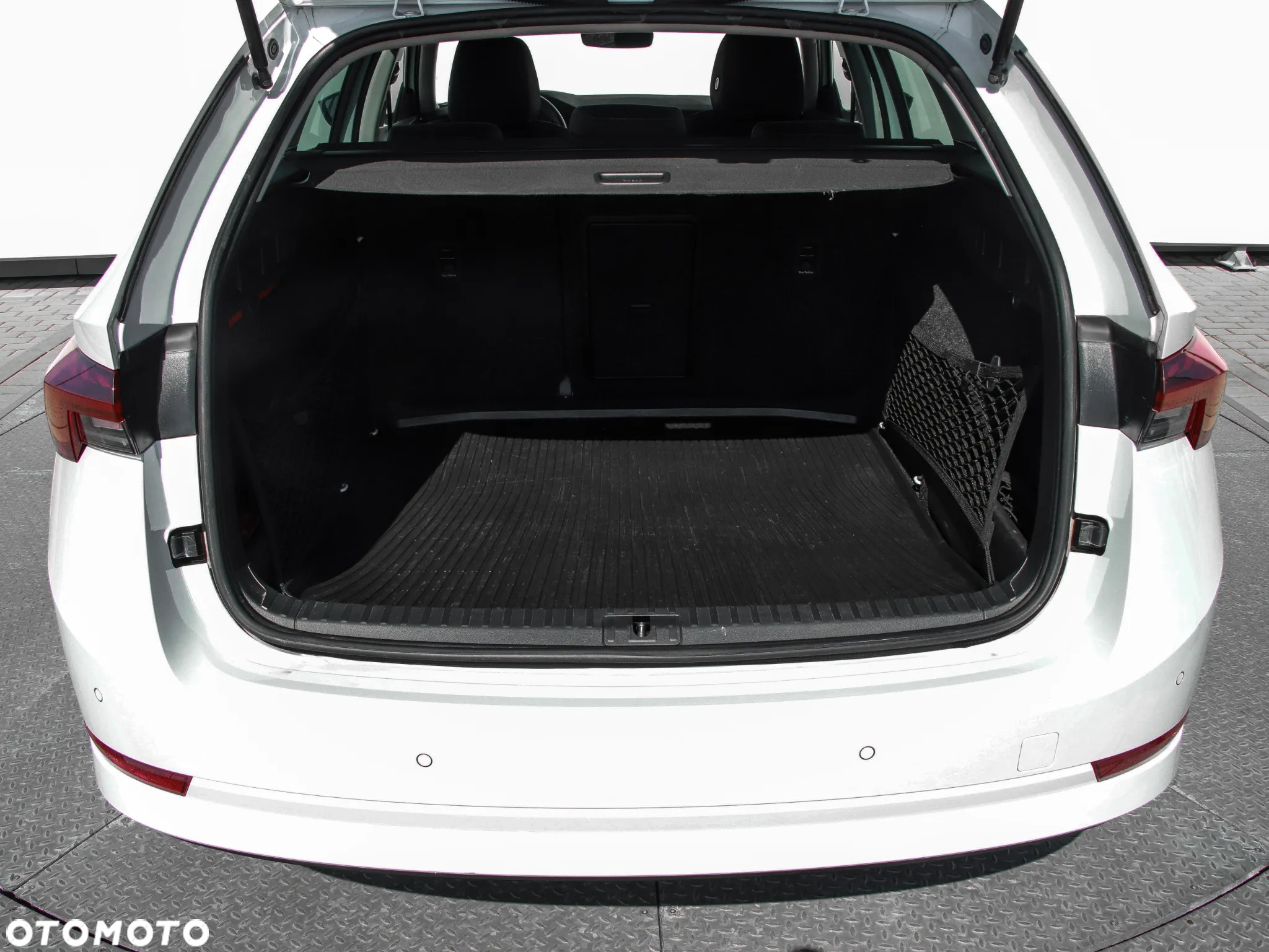 Skoda Octavia 2.0 TDI Ambition DSG - 9