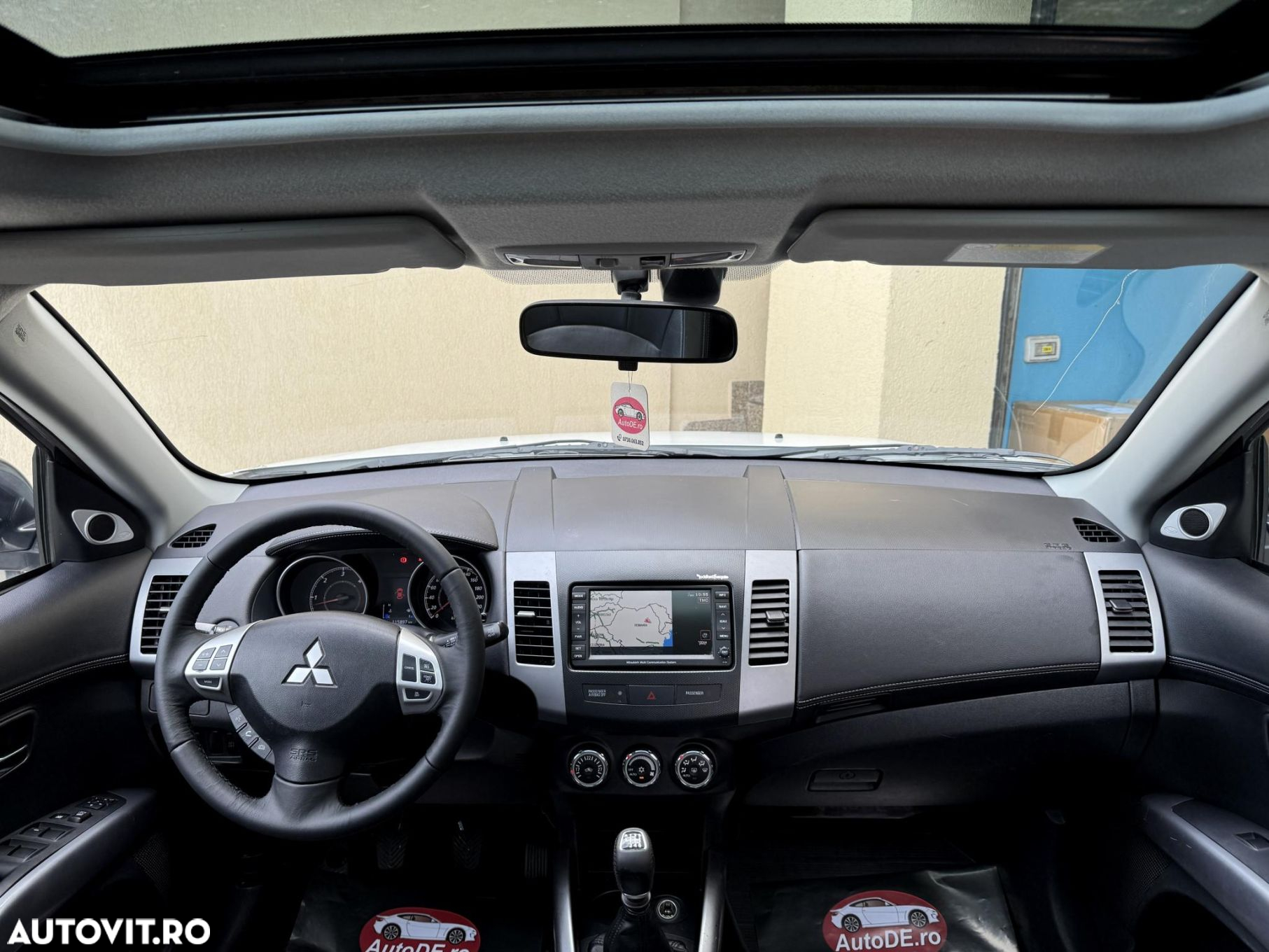 Mitsubishi Outlander - 8