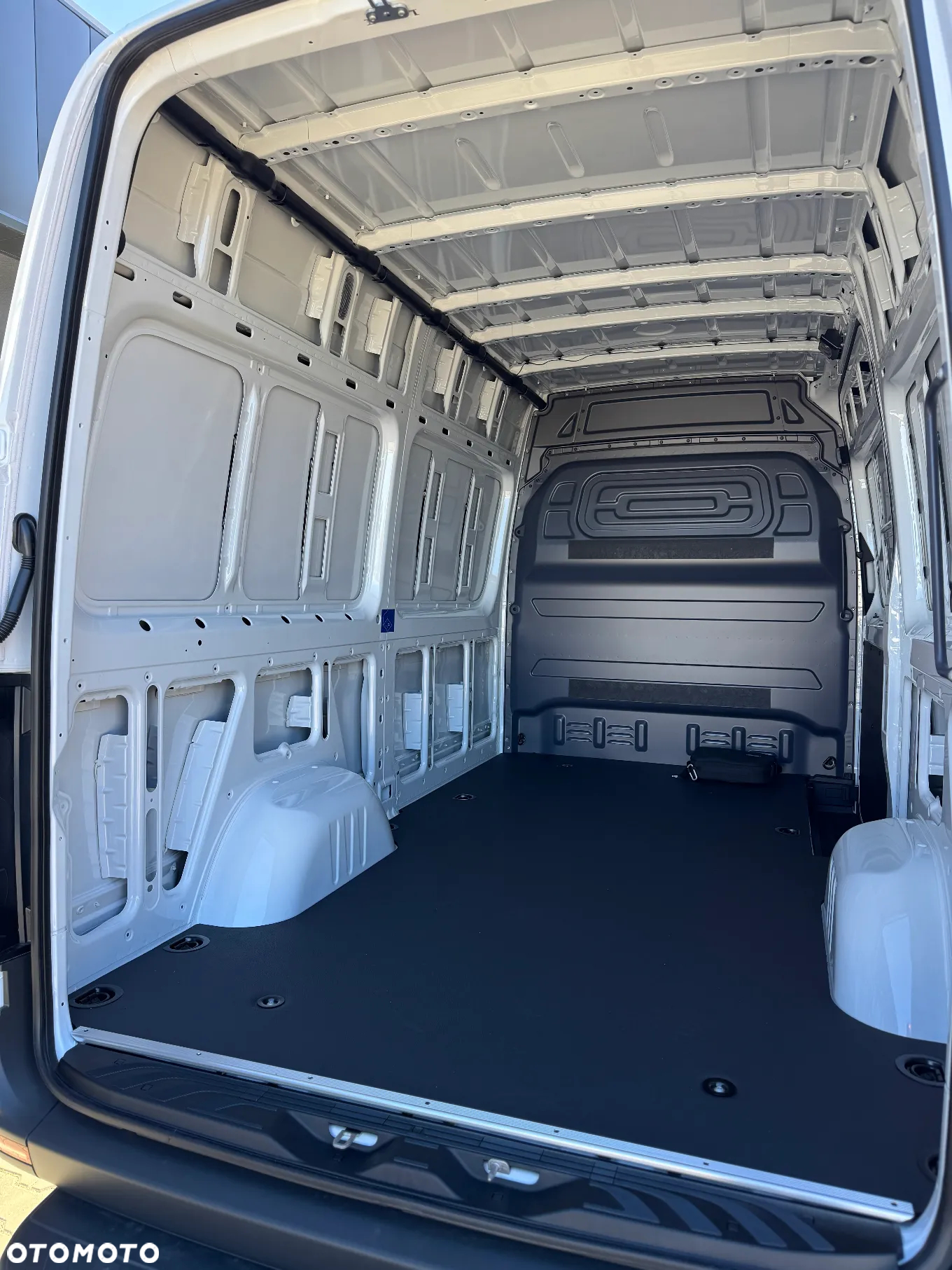 Mercedes-Benz eSprinter - 33