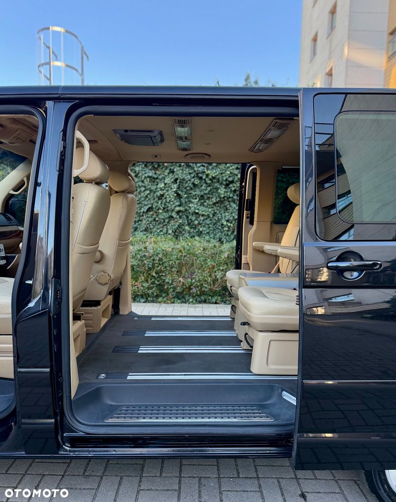 Volkswagen Multivan - 21