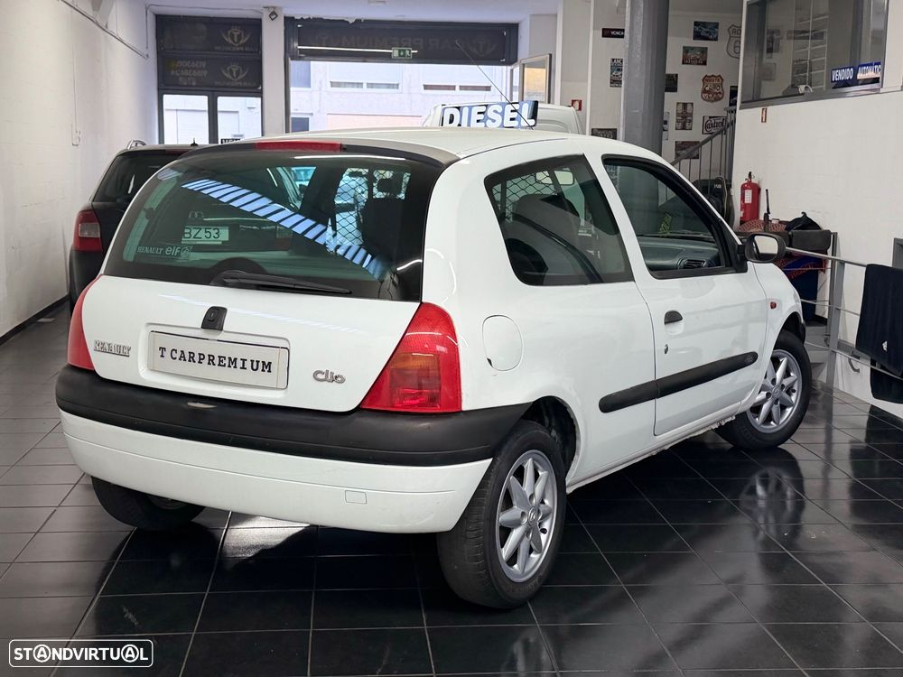 Renault Clio 1.9 D - 6