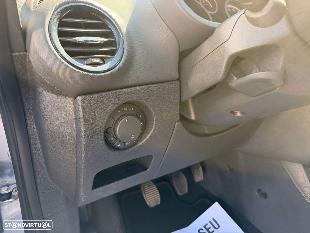 Opel Corsa 1.3 CDTi Enjoy - 27