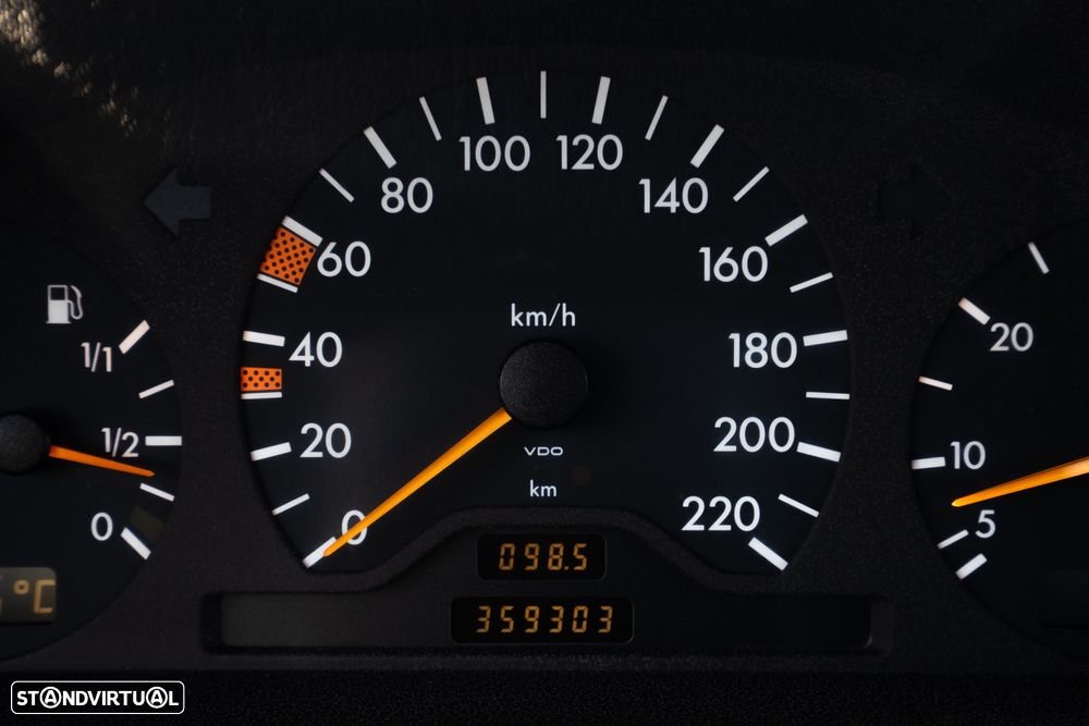 Mercedes-Benz C 250 TD - 12
