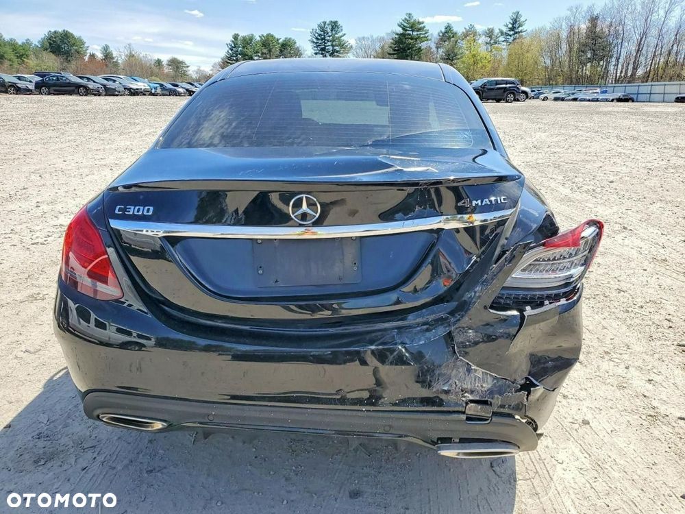 Mercedes-Benz Klasa C 300 4Matic 9G-TRONIC AMG Line - 6