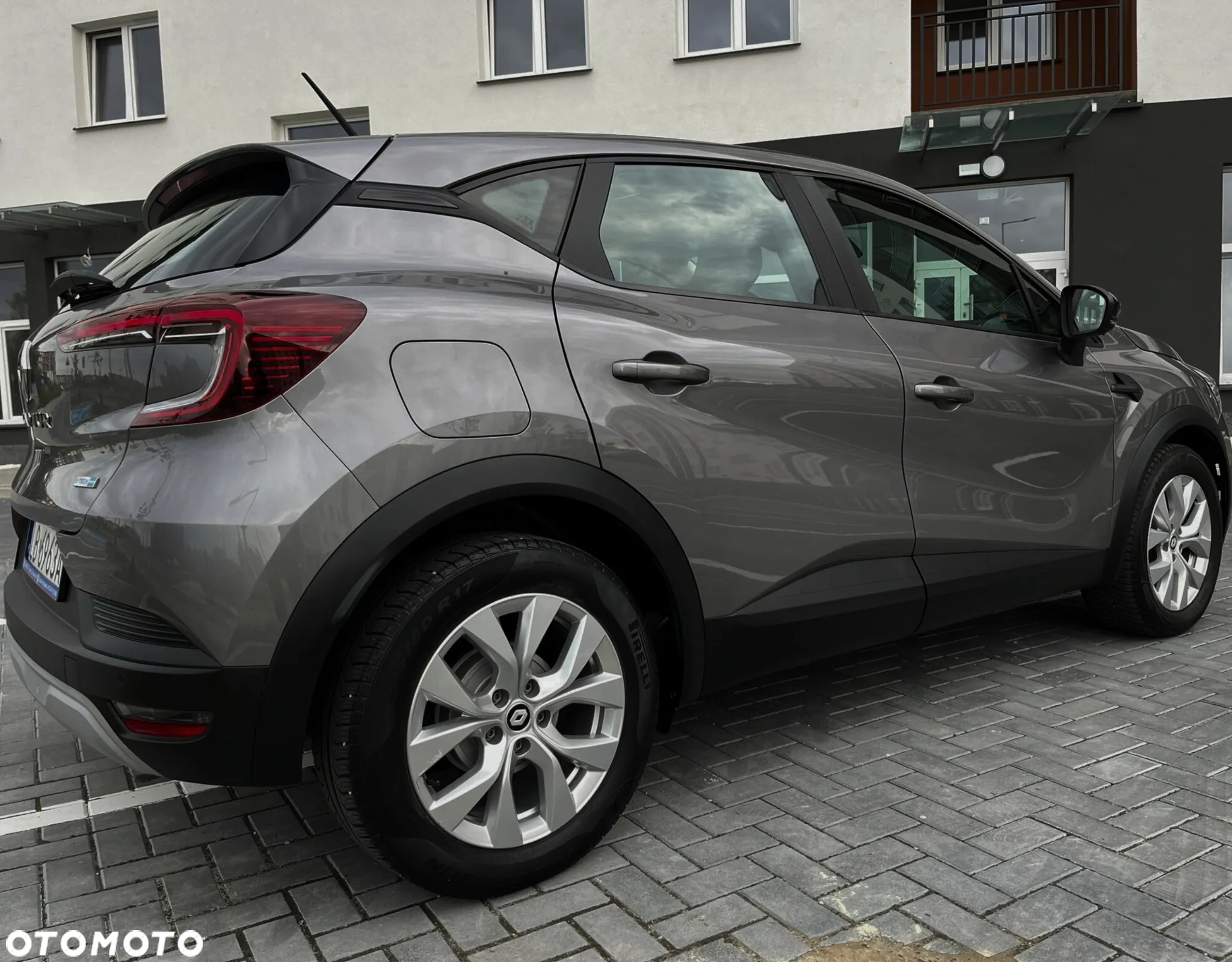 Renault Captur 1.6 E-TECH Full Hybrid 145 Techno - 4