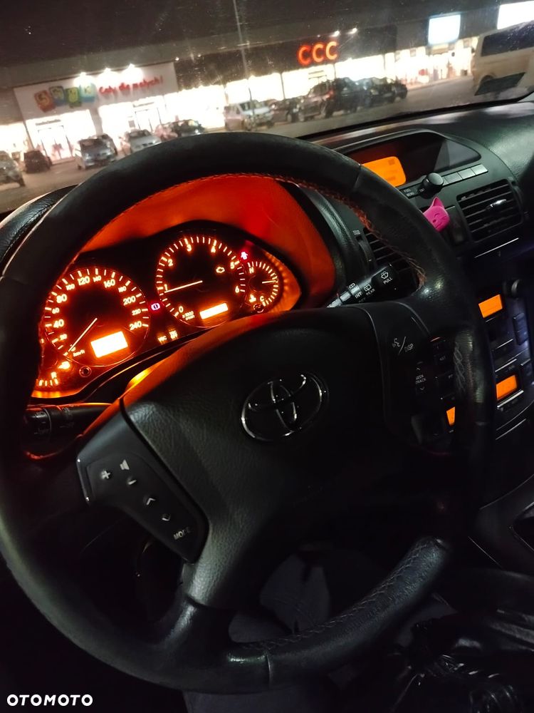 Toyota Avensis 2.0 D-4D Combi - 8