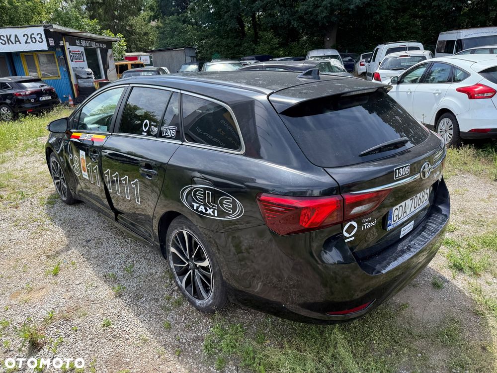 Toyota Avensis 1.8 Premium - 6
