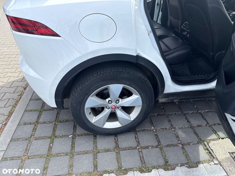 Jaguar E-Pace - 12
