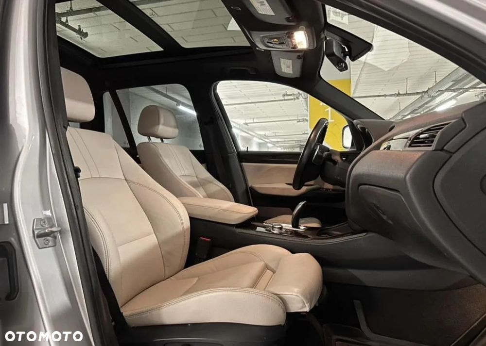 BMW X3 28i xDrive - 23