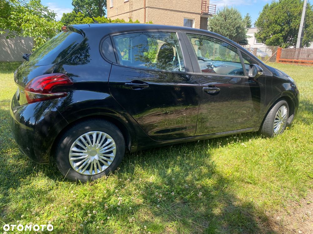 Peugeot 208 - 4