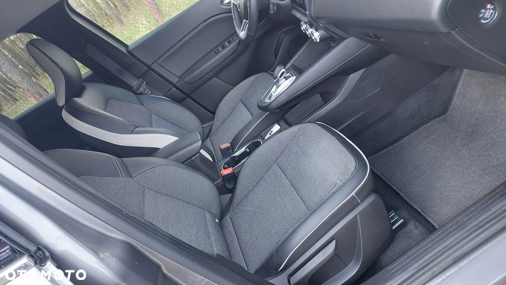 Renault Captur E-TECH 160 BUSINESS EDITION - 10