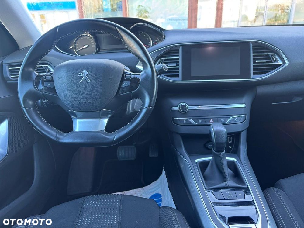 Peugeot 308 PureTech 130 GPF EAT8 Stop & Start Allure Pack - 21