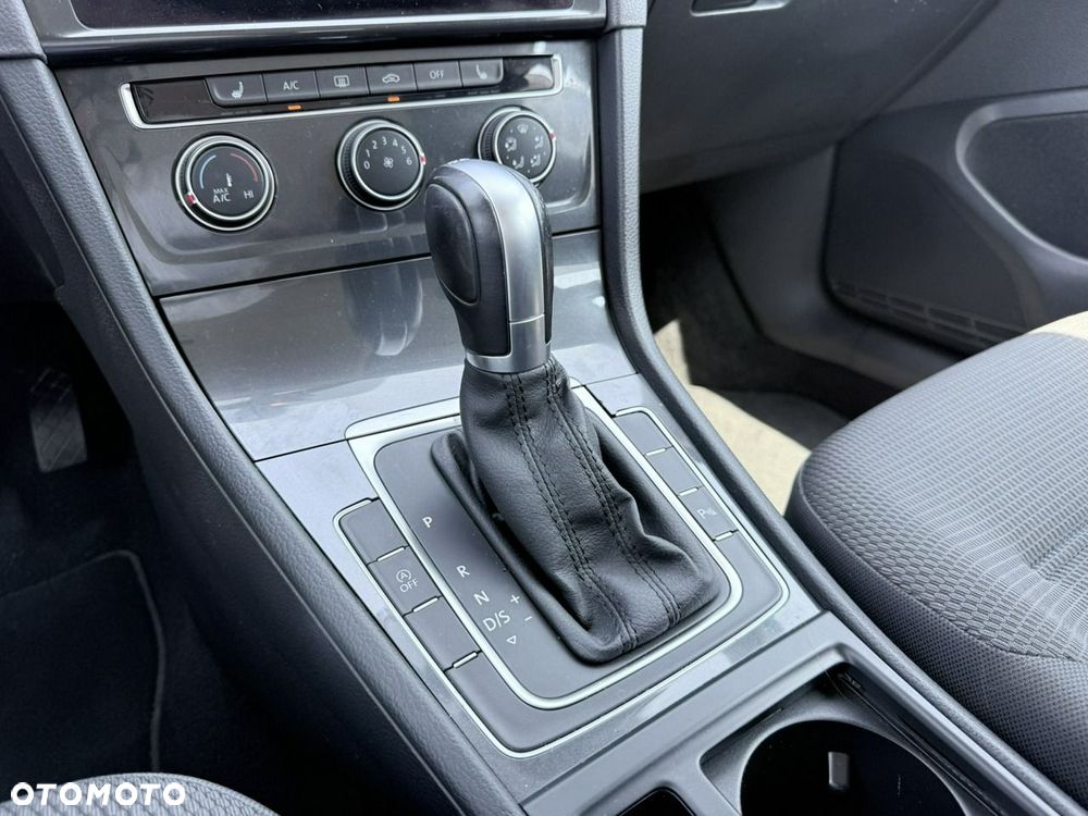 Volkswagen Golf 1.6 TDI SCR DSG Comfortline - 22