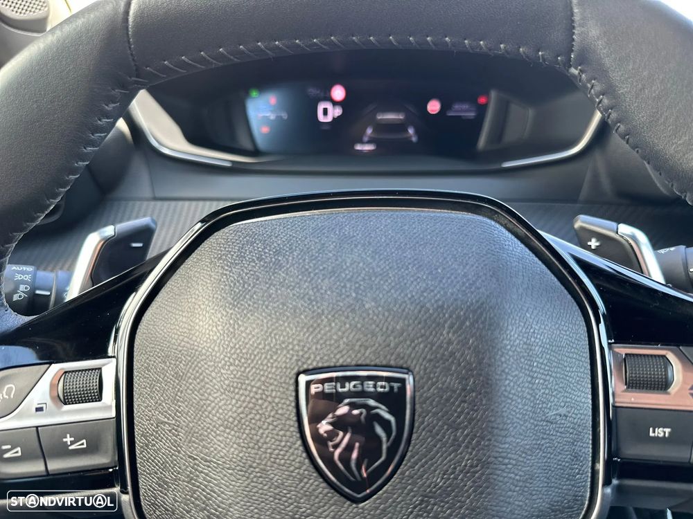 Peugeot 2008 1.2 Hybrid Allure e-DCS6 - 28