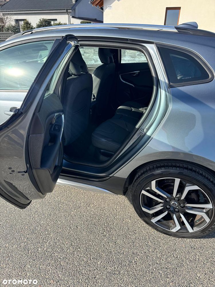 Volvo V40 Cross Country D3 Momentum - 17