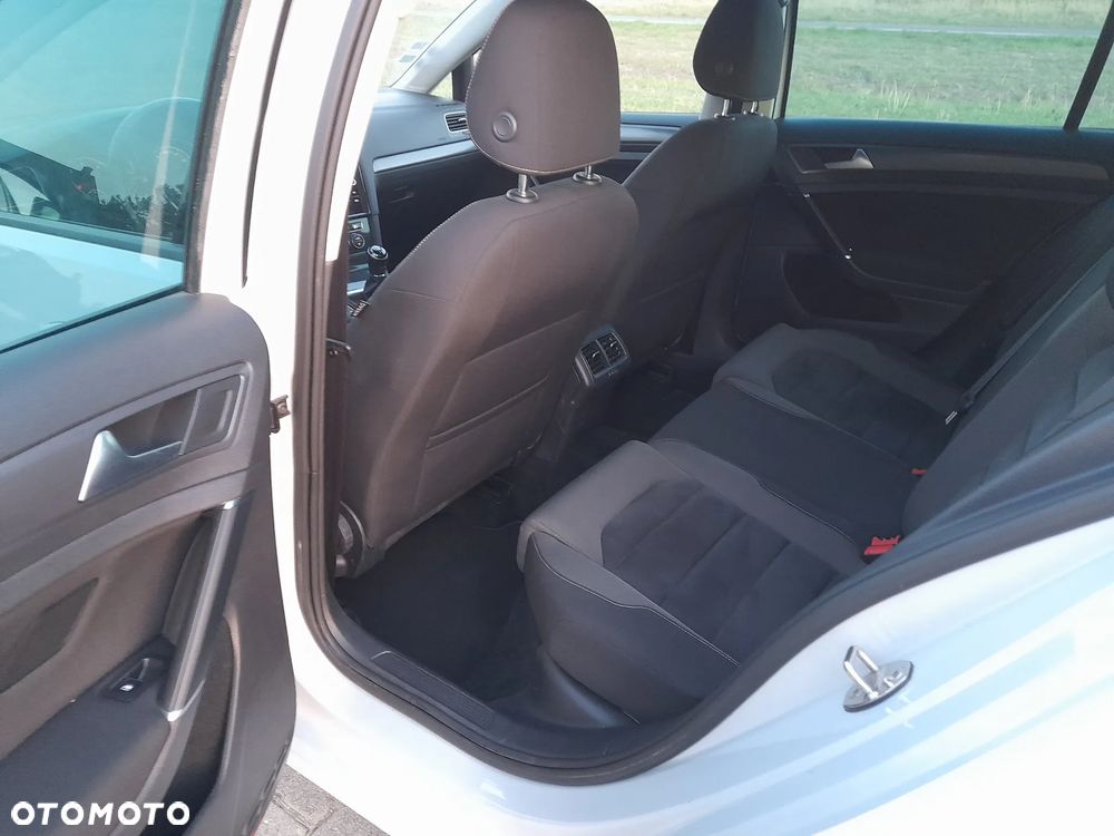 Volkswagen Golf - 17