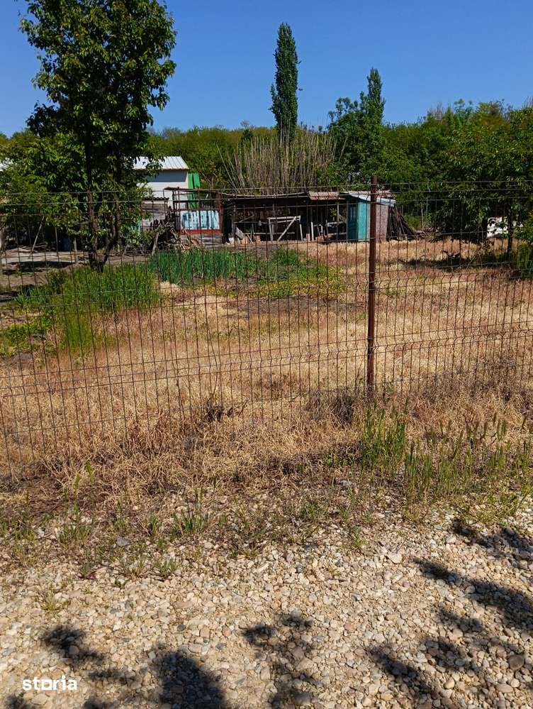 Casa cu 5 camere în zonă rurală, curte împrejmuită - Imagine principală: 2/6