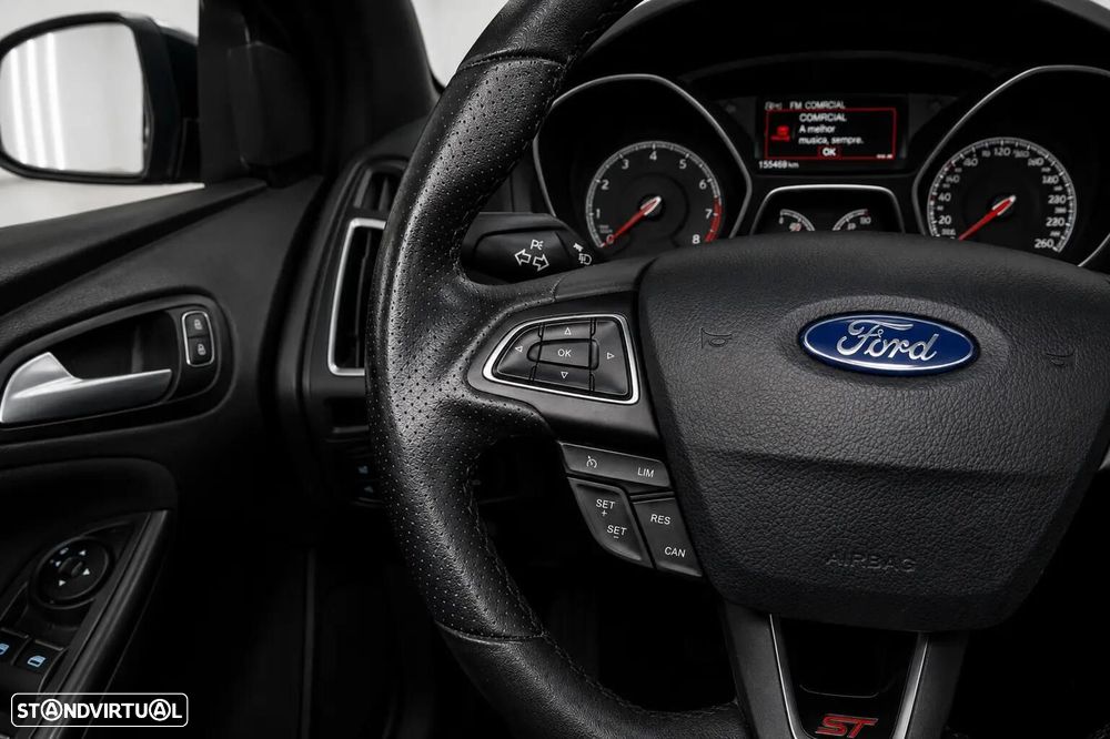 Ford Focus 2.0 EcoBoost ST c/ Pack Pele Desportiva - 18