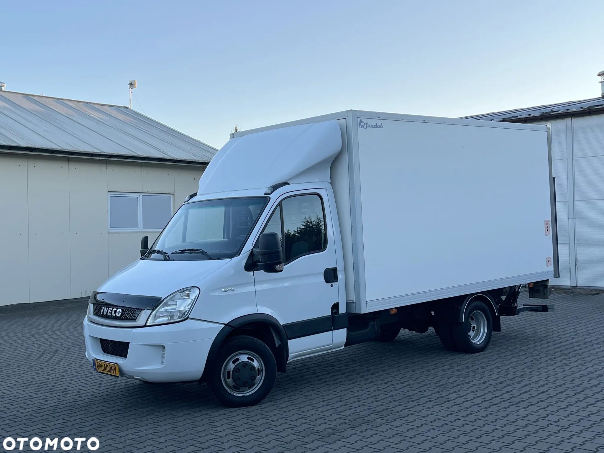 Iveco 35C18 KONTENER - 1