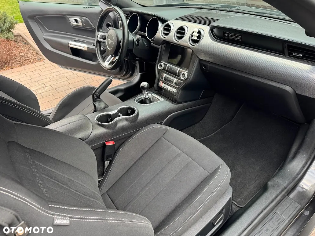 Ford Mustang 5.0 V8 GT - 27