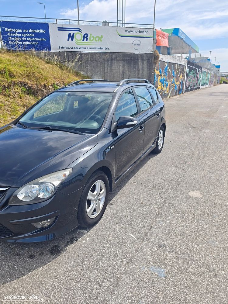 Hyundai i30 CW 1.6 CRDi Blue Comfort - 4