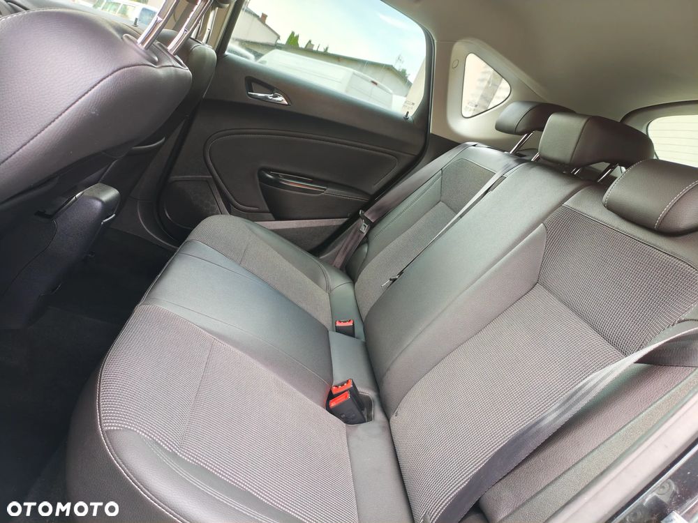Opel Astra 1.4 Turbo Exklusiv - 25