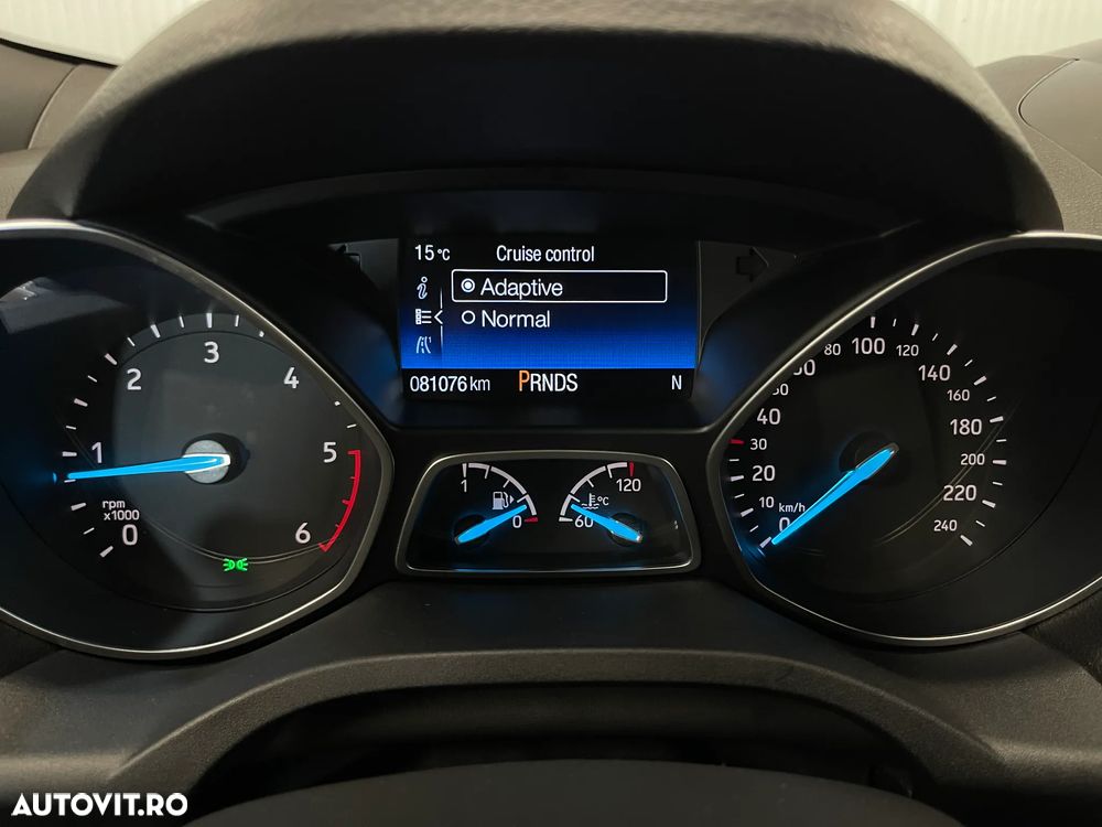 Ford Kuga 2.0 TDCi 4WD Powershift ST-Line - 32