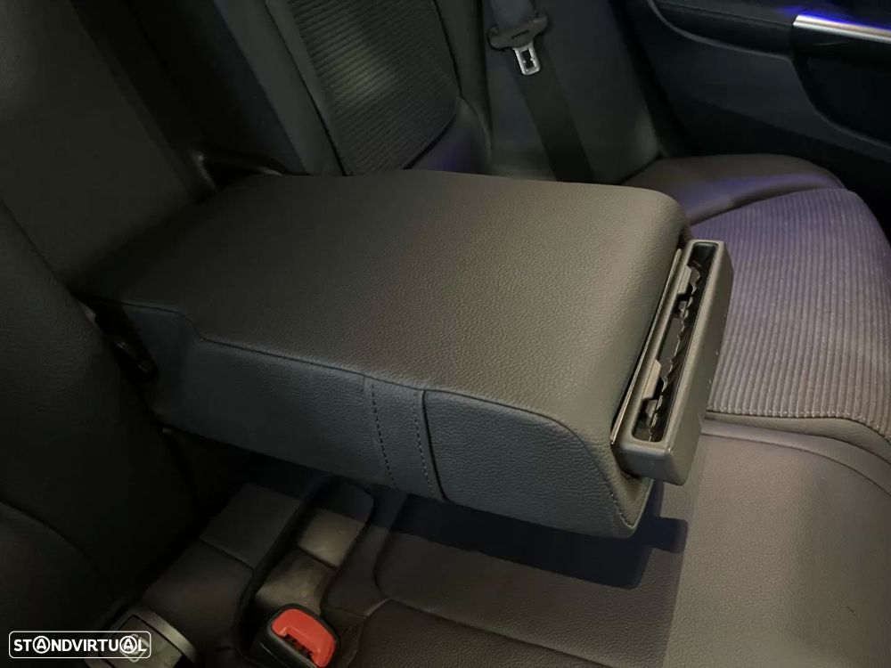 Mercedes-Benz C 300 e - 17
