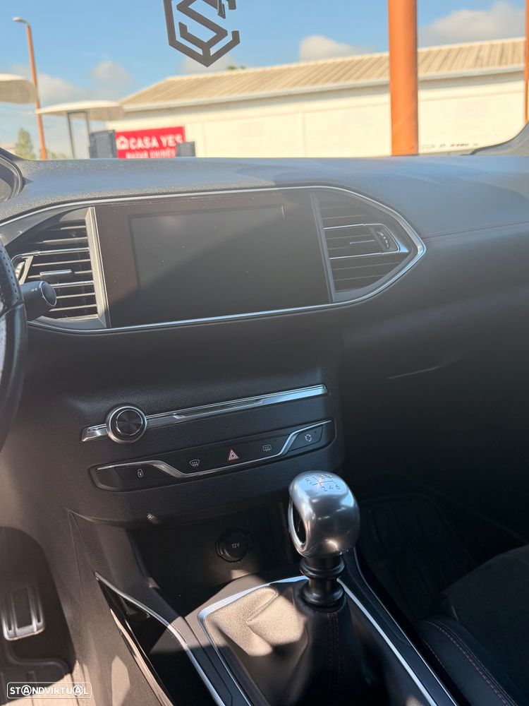 Peugeot 308 1.2 PureTech GT Line - 18