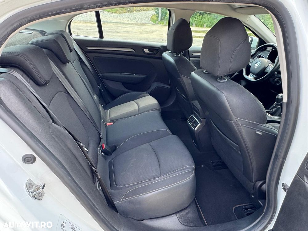 Renault Megane TCe 140 GPF Zen - 17