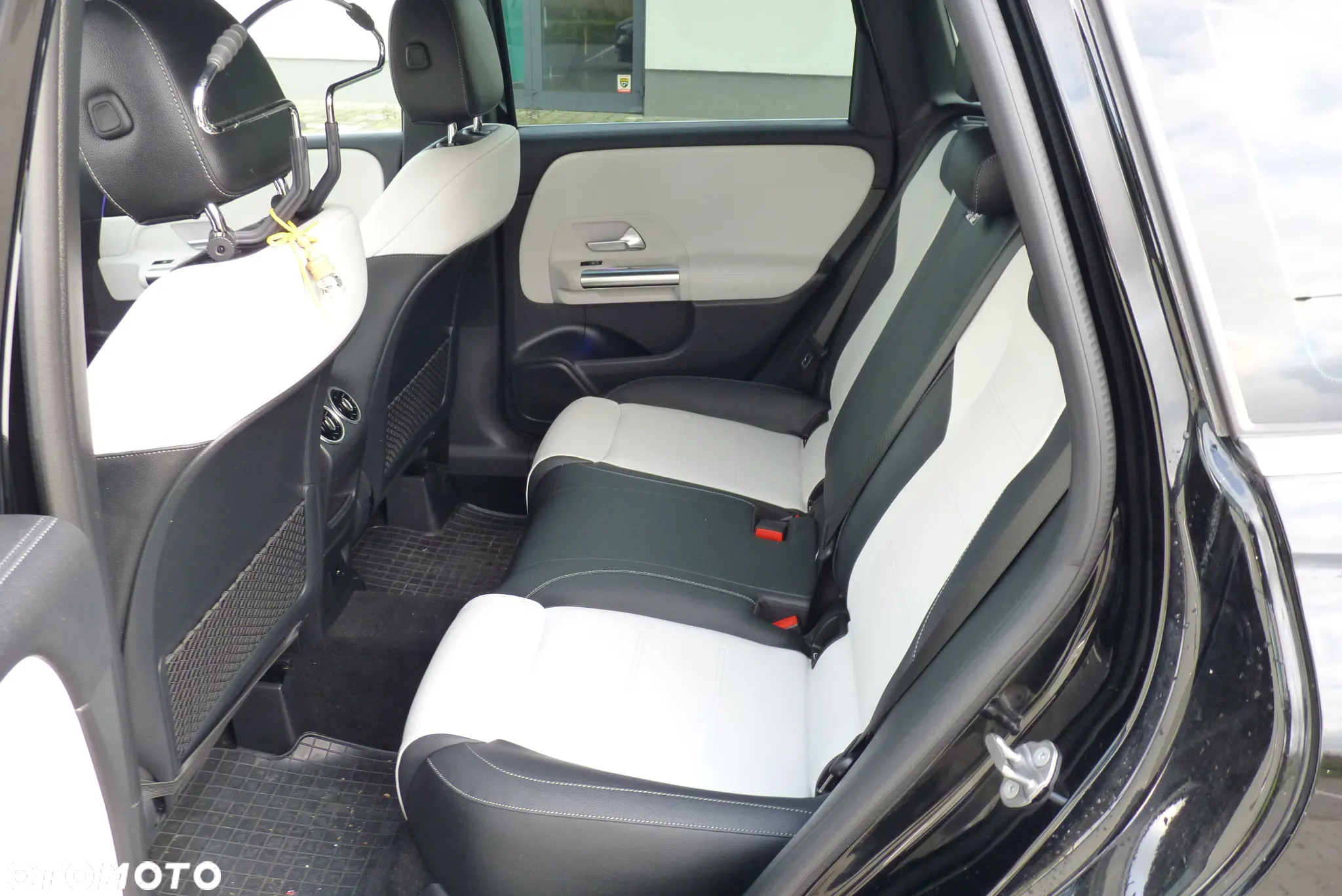 Mercedes-Benz Klasa B 180 AMG Line 7G-DCT - 7