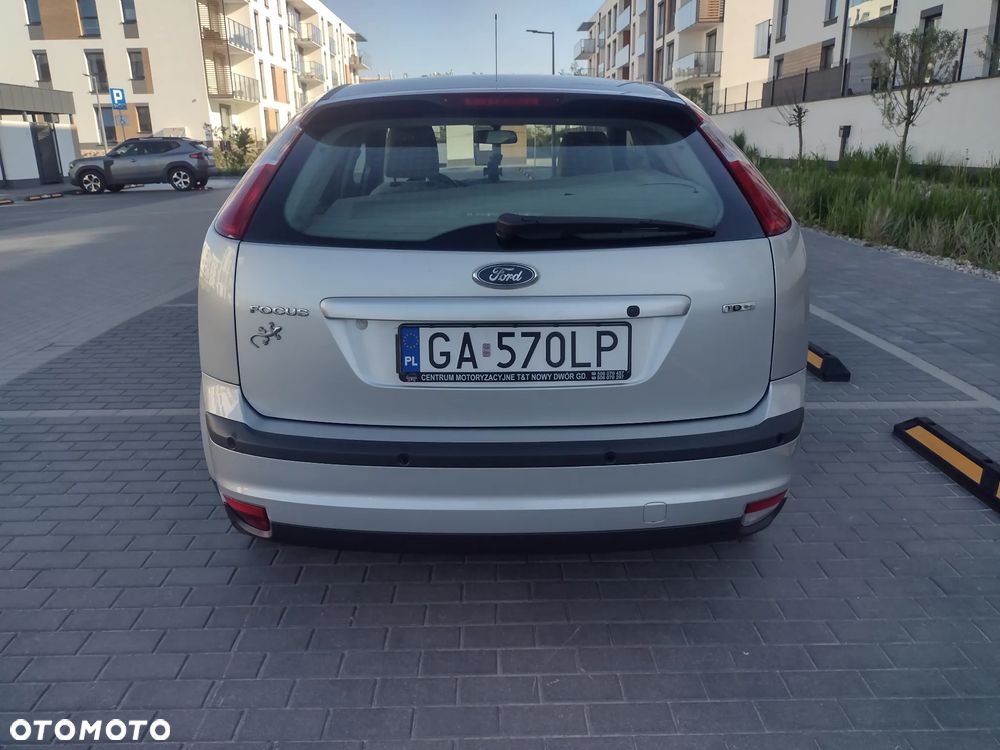 Ford Focus 1.6 TDCi DPF Ghia - 3
