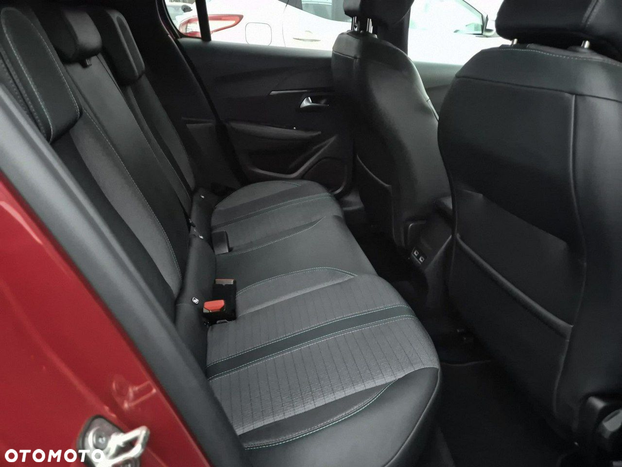 Peugeot 208 - 23