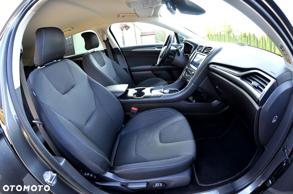 Ford Mondeo SW 2.0 TDCi S&S PowerShift-Aut Titanium - 24