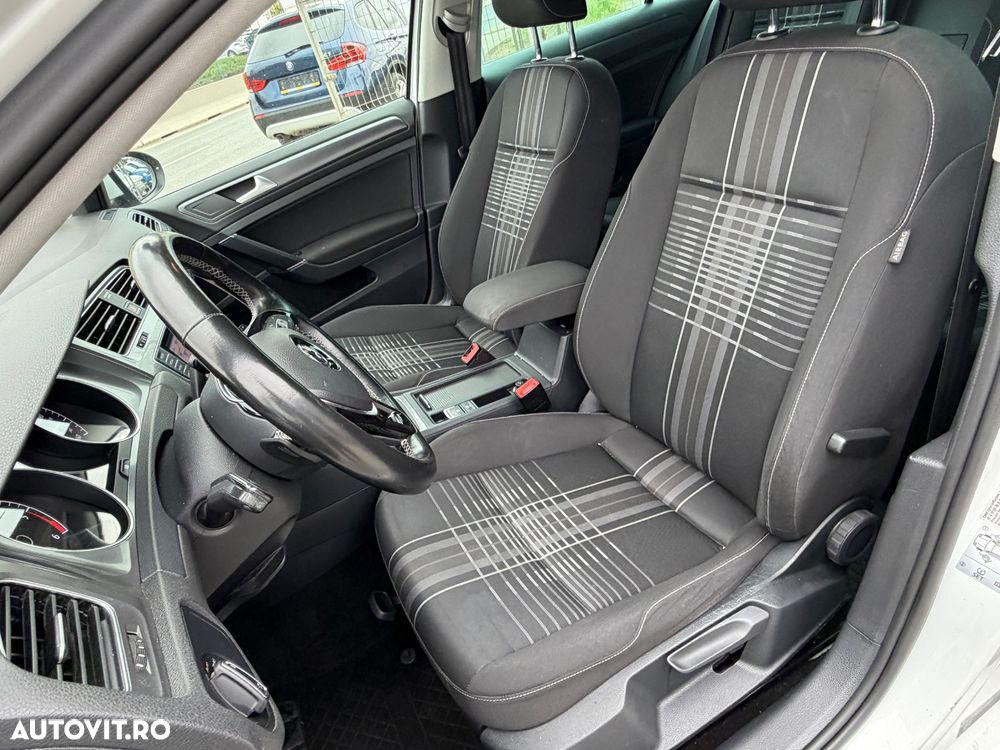 Volkswagen Golf 1.6 TDI BlueMotion Technology DSG Cup - 39