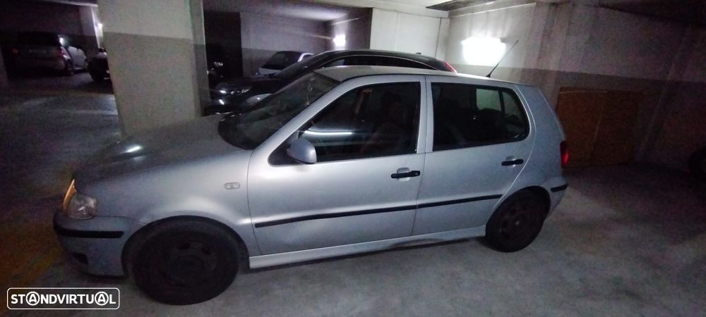 VW Polo 1.0 Confortline - 2