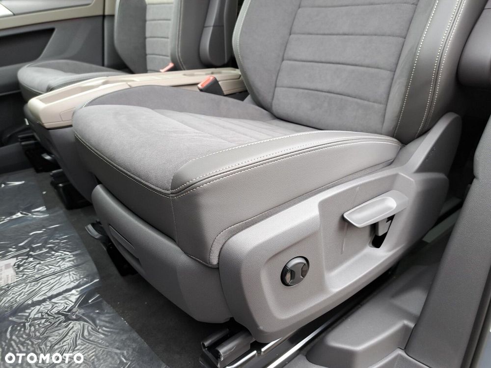 Volkswagen Multivan - 12
