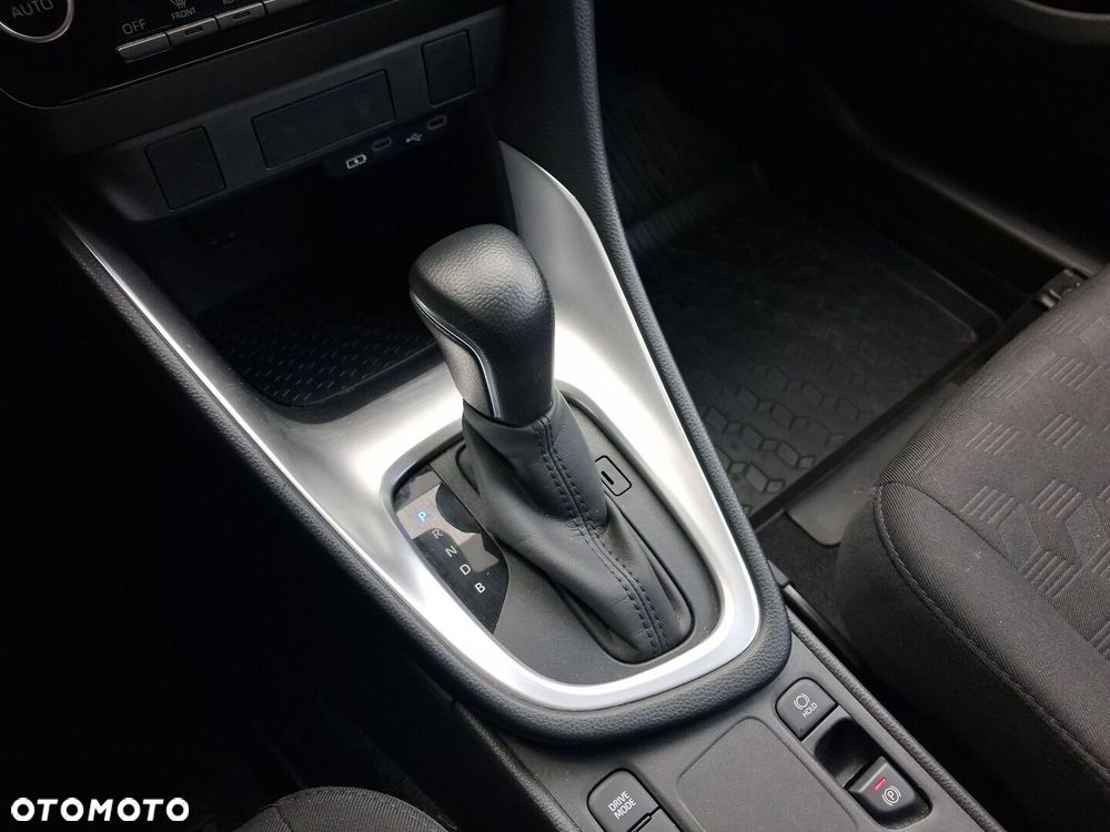 Toyota Yaris - 24