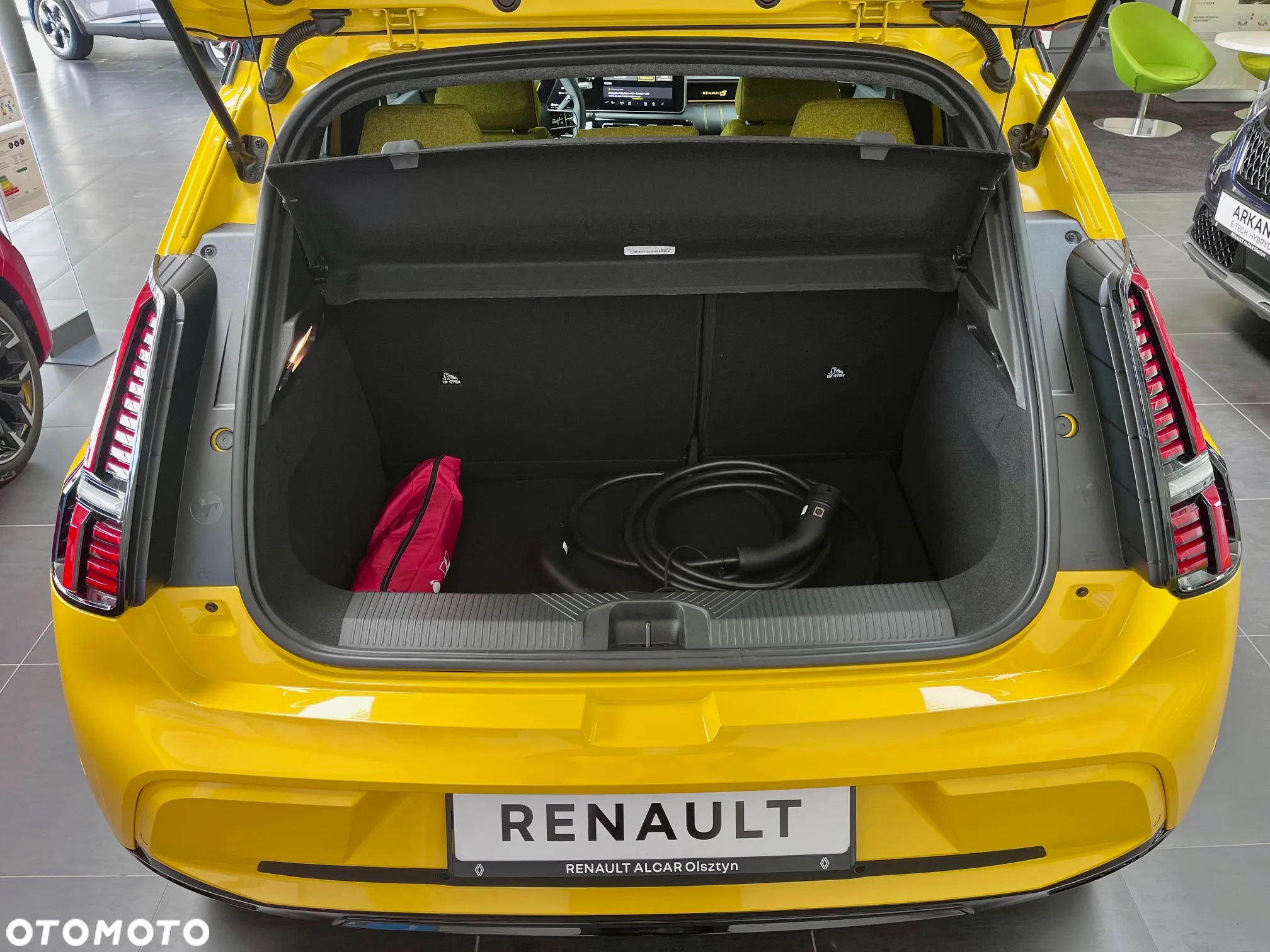 Renault 5 52kWh Comfort Range Iconic Cinq - 6