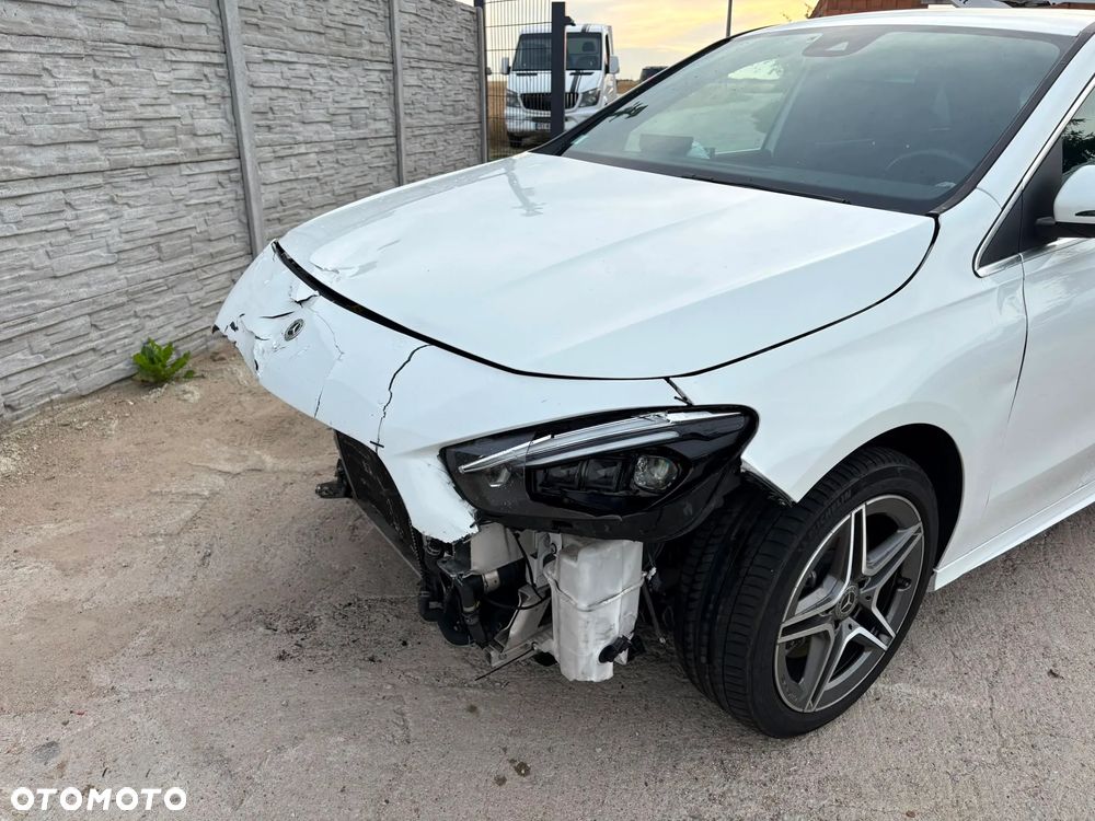 Mercedes-Benz Klasa B 250 e 8G-DCT AMG Line - 24